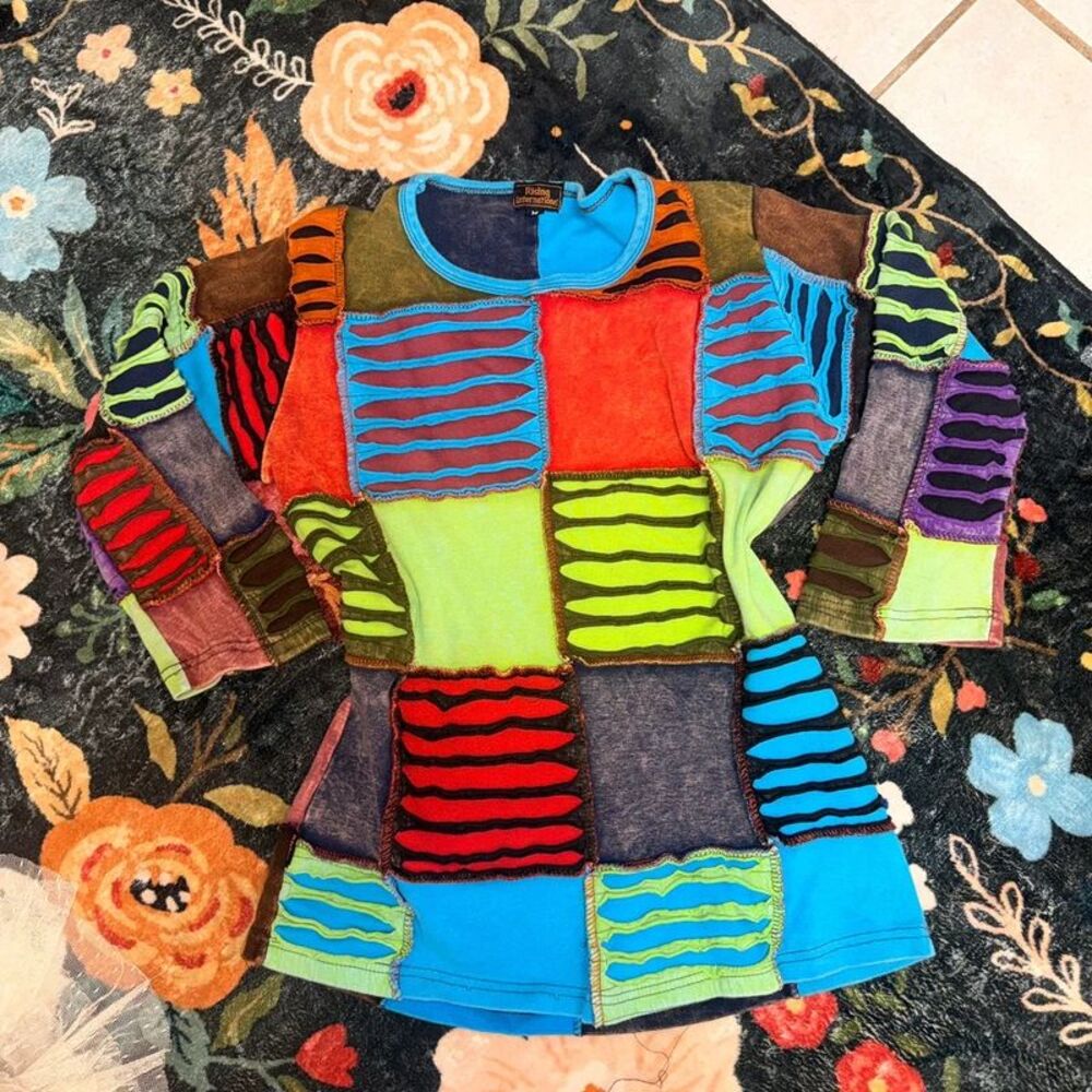 Rising International Vintage Patchwork Razor Cut Boho Top M